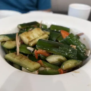 Cucumber Salad with Garlic and Vinegar