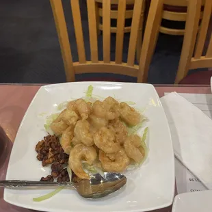Prawn 44. Prawns with Walnuts