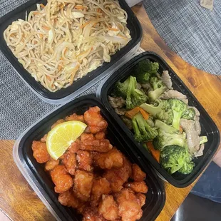 Chicken Chow Mein 3. Beef with Broccoli Lunch Special Orange Sauce Chicken