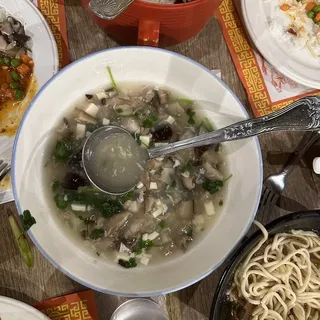 D14. Minced Beef, Egg Flower and Tofu Soup