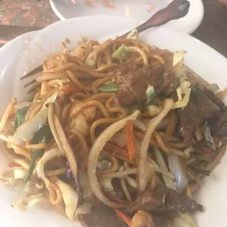 Combination Chow Mein 什锦炒面