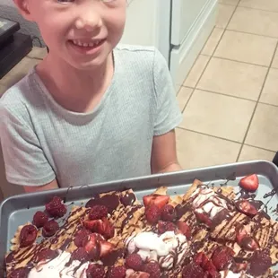 What's better than nachos? Dessert Nachos! So fun to make and eat with little one!!