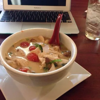 Tom Kha