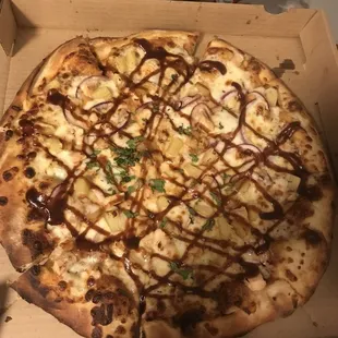 BBQ chicken pizza: excellent!