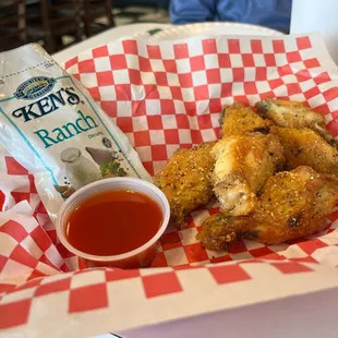 fried chicken wings, chicken, poultry, chicken wings and fried chicken, bbq wings, food, chicken wings, bbq chicken, fried chicken