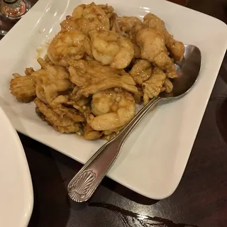 Garlic noodle with chicken & Shrimp