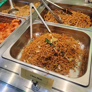 Noodles come in thin or thick choices