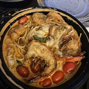 Bloody Mary Fried lobster and shrimp linguini w/spinach &amp; tomatoes $37