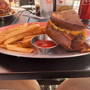 Grilled Cheese Burger