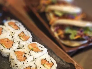 Molly Woo's Asian Bistro