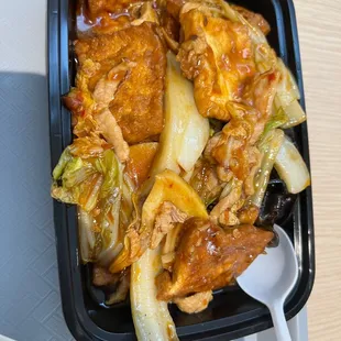 Fried tofu with pork & napa cabbage