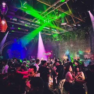 Interior Chela&apos;s Nightlife