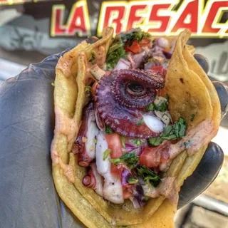 Taco de Pulpo al Ajo