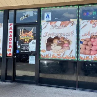 Chela&apos;s Bakery #3 - pan dulce mexicano