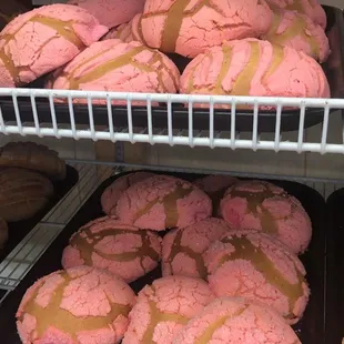 Chela&apos;s Bakery #3 - pan dulce mexicano, conchas rositas