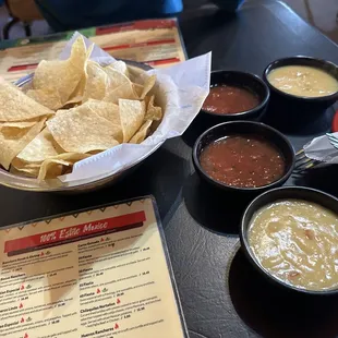Starter chips and queso