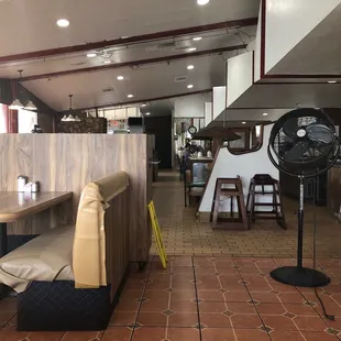 Inside looks like the 70s. I love it!! I love all the booths and round booths they have!!