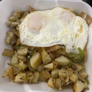 Chilaquiles with home potatoes