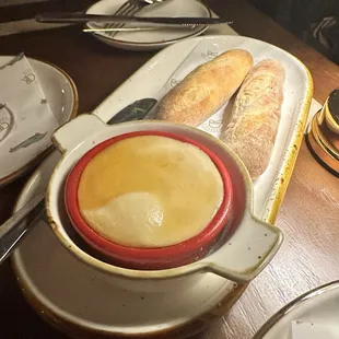 Fromage with baguettes