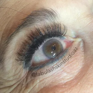 Not everyone can pull off this curly curl lash, it is so beautiful and creates a rich dark lashlne