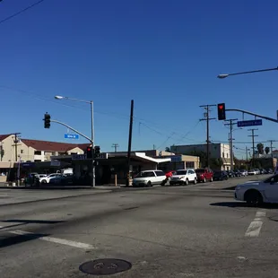 10th &amp; Alamitos cross streets