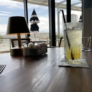 Great bartender who can make mocktails.