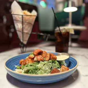 Best atmosphere, awesome place to have a few drinks, appetizers and to listen to great music!!