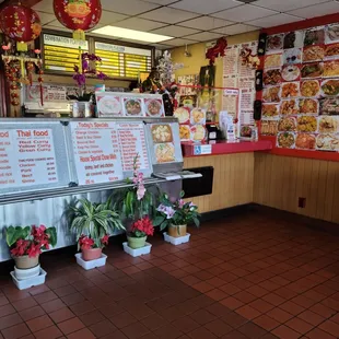 the interior of a chinese restaurant
