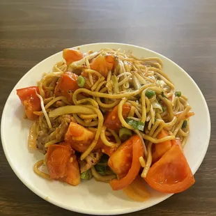 Tomato Beef Chow Mein