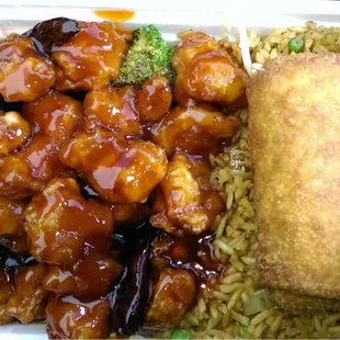 S26 General tso&apos;s chicken combo with pork fried rice and an egg roll. Very good.