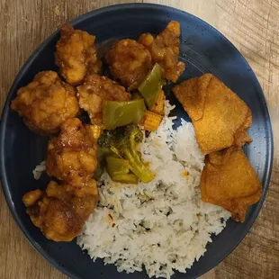 General Tso Chicken Plared with Crab Rangoons