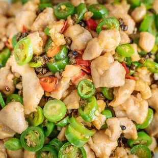 Tender Chicken Cubes with Green Chili