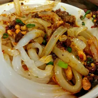 Mung Bean Jelly Noodle in Chili Sauce