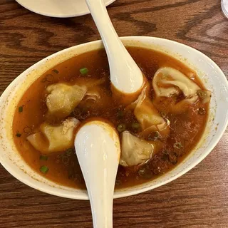 A3. Dumpling with Spicy Chili Oil红油抄手