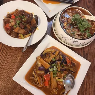 P1. Szechuan Style Pork水煮肉片