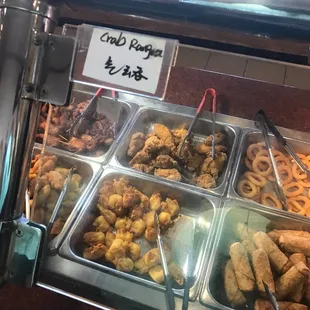 If you're a fan of crab Rangoon they got that too... Plenty of cream cheese!