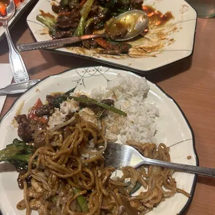 Beef and broccoli, chicken chow mein Rice and sweet and sour pork.