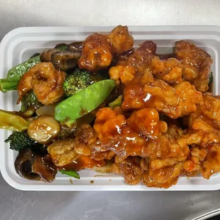 food, chicken wings and fried chicken