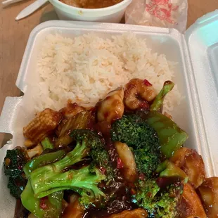 Shrimp with vegetables lunch. Comes with soup. Only $5.99. So good.