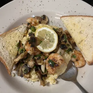 I had the Shrimp and creamy Grits- mushrooms and onions were sautéed with a bit of sauce.