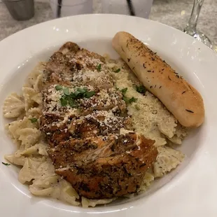 Chicken Alfredo with breadstick