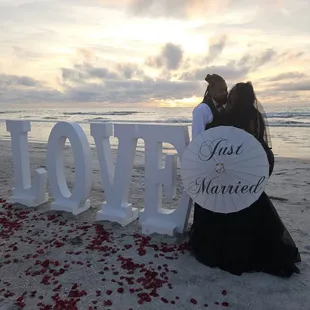 Beach elopement on Indian Rocks Beach Fl