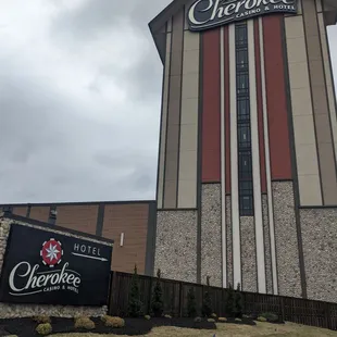 Cherokee Casino &amp; Hotel Roland