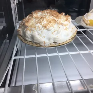Coconut cream pie