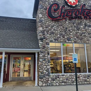 Cherokee Travel Plaza, Roland