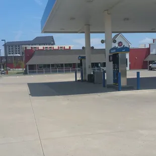 Big fuel area, nice neat store and a Subway