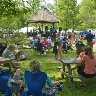 There is live music and delicious food and beverage options to enjoy, for when you're finished shopping.