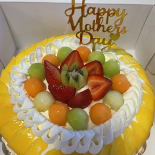Mango Strawberry cake