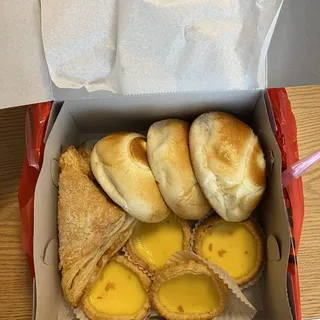 3 Custard Bun
