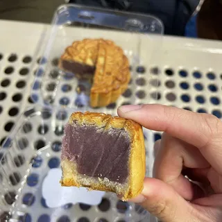 Taro Mooncake